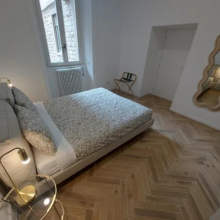 R&r Urban Chic Apartment